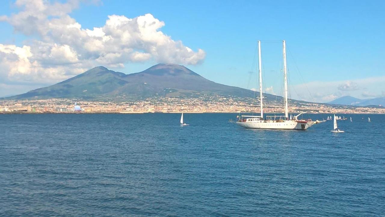 Napoli Storia E Mare Bed & Breakfast Dış mekan fotoğraf